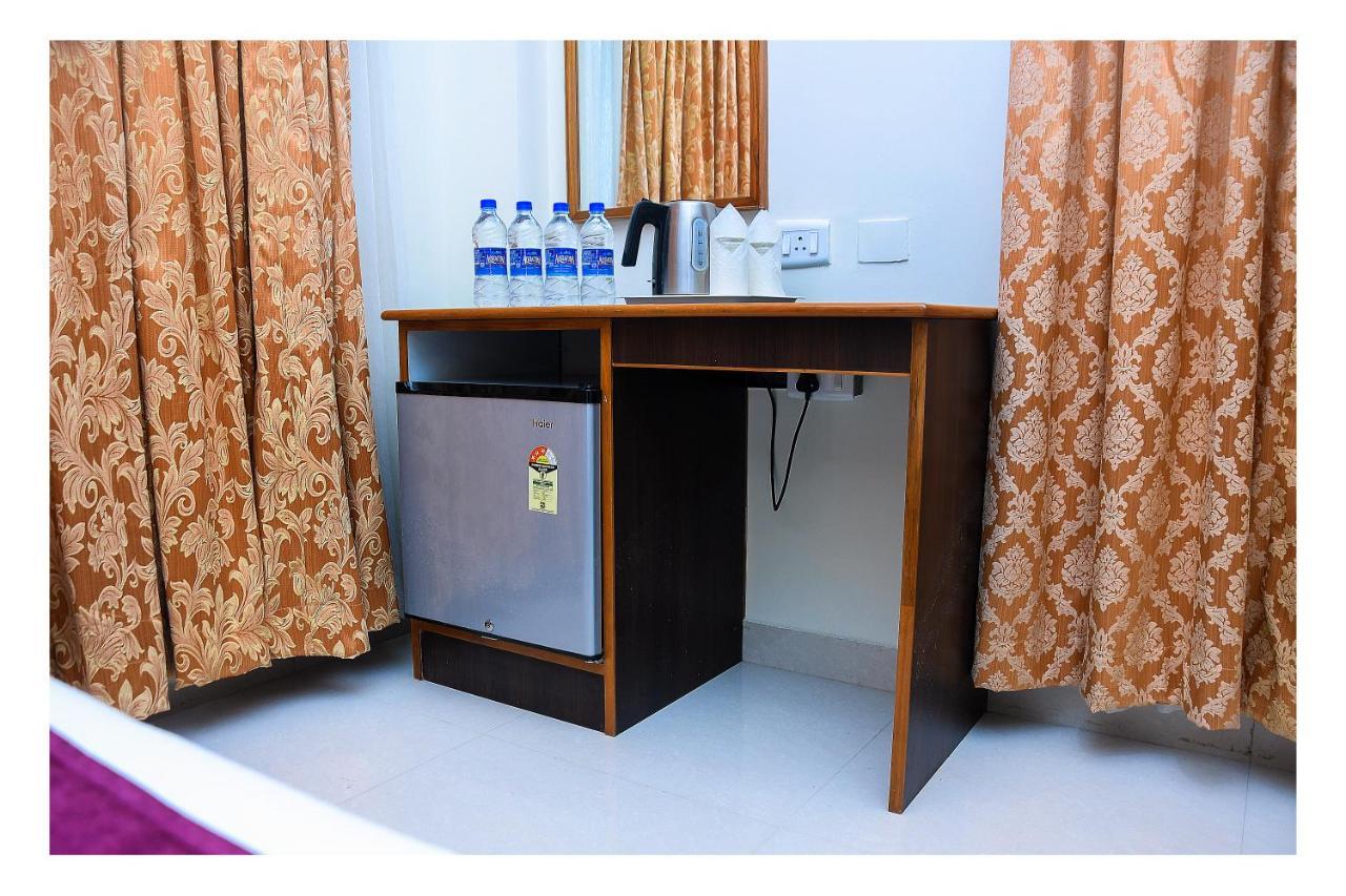 Hotel Sr Tiruchendur Tiruchchendūr Zewnętrze zdjęcie