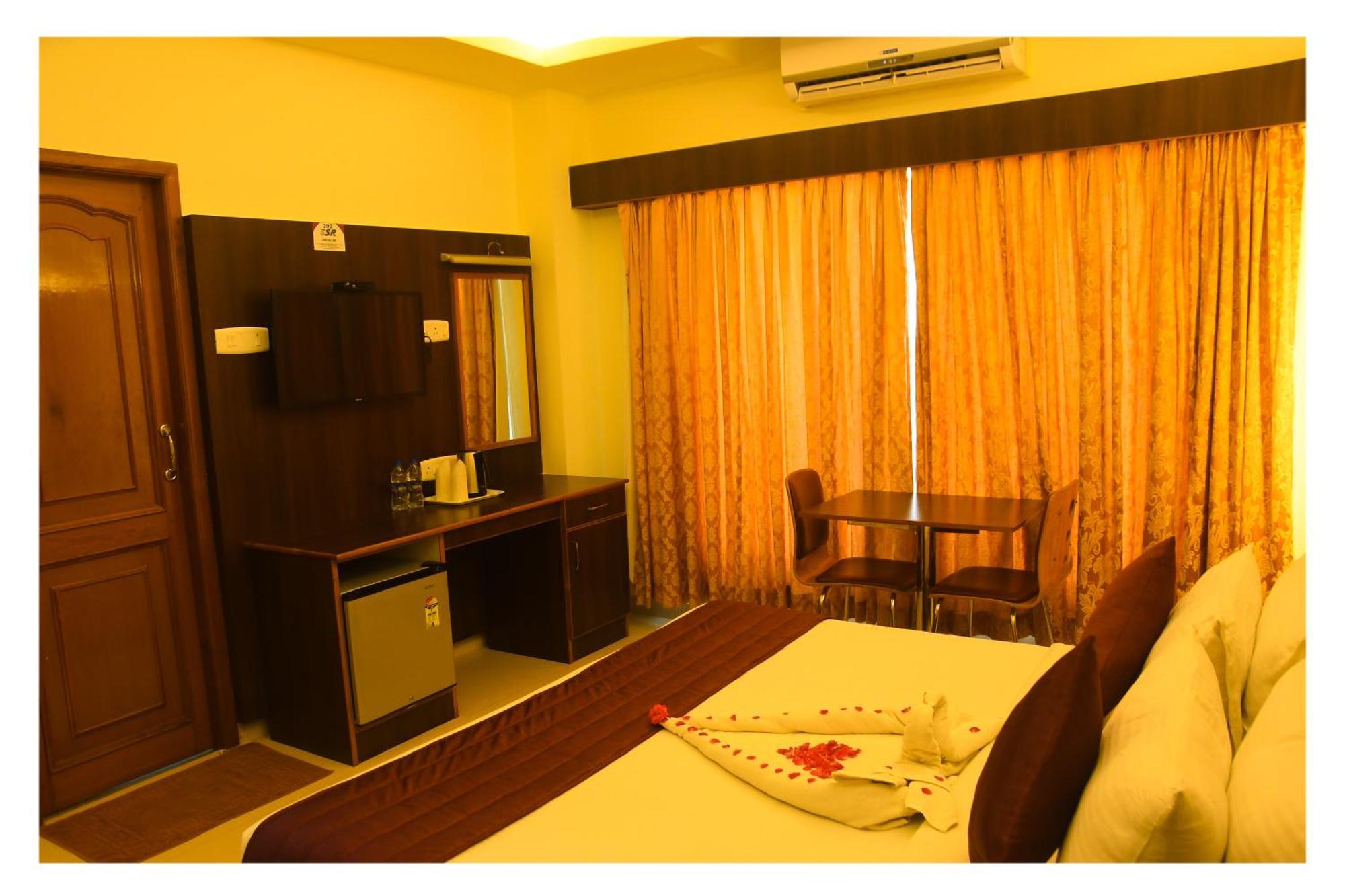 Hotel Sr Tiruchendur Tiruchchendūr Zewnętrze zdjęcie